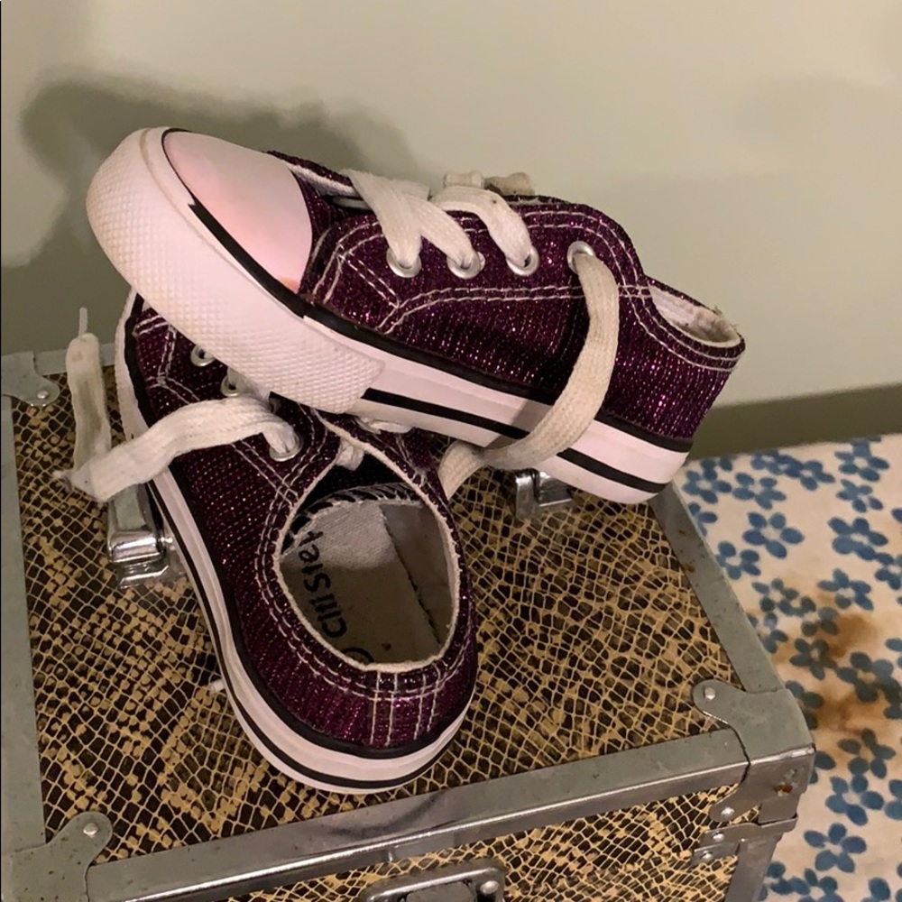 Sneakers - Picture 6 of 7